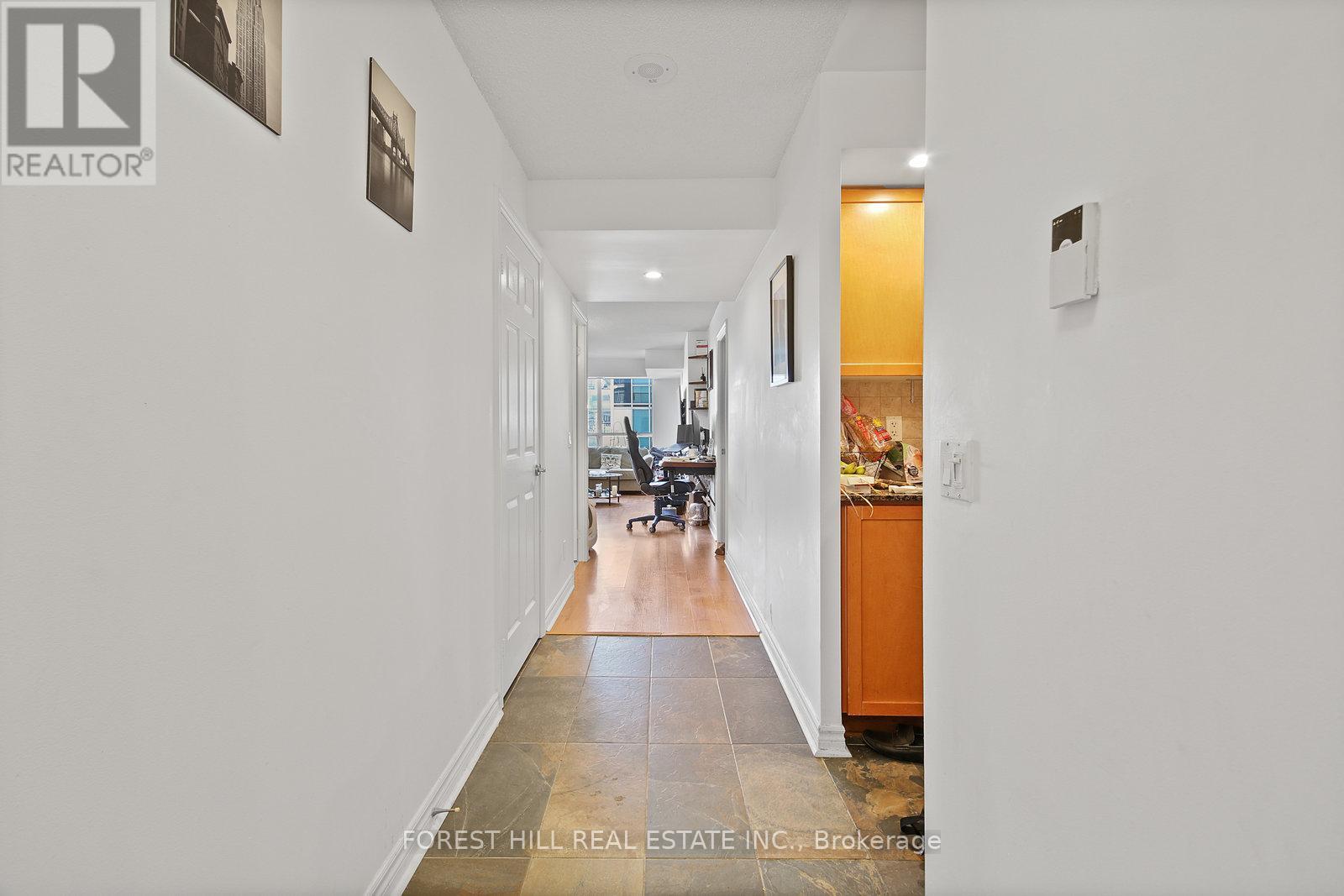 1029 - 5233 Dundas Street W, Toronto, Ontario  M9B 6M1 - Photo 4 - W12487743