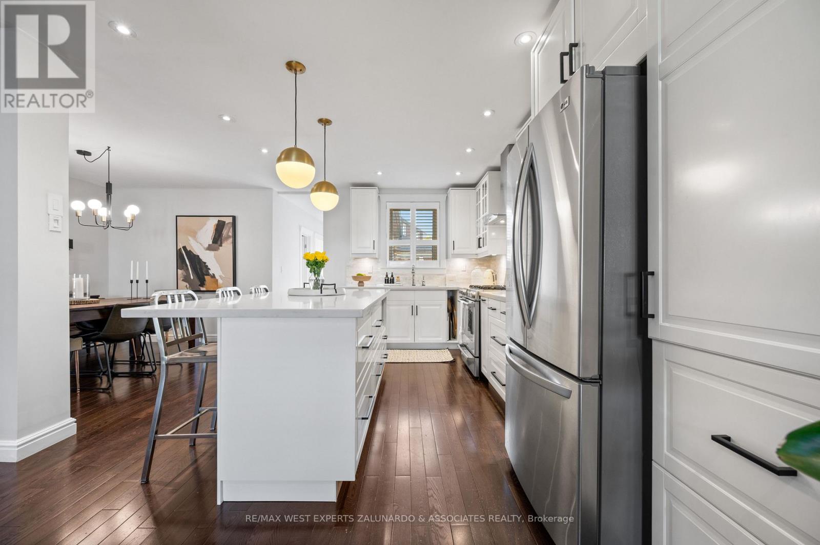 18 Smallwood Drive, Toronto, Ontario  M3M 1K8 - Photo 13 - W12487745