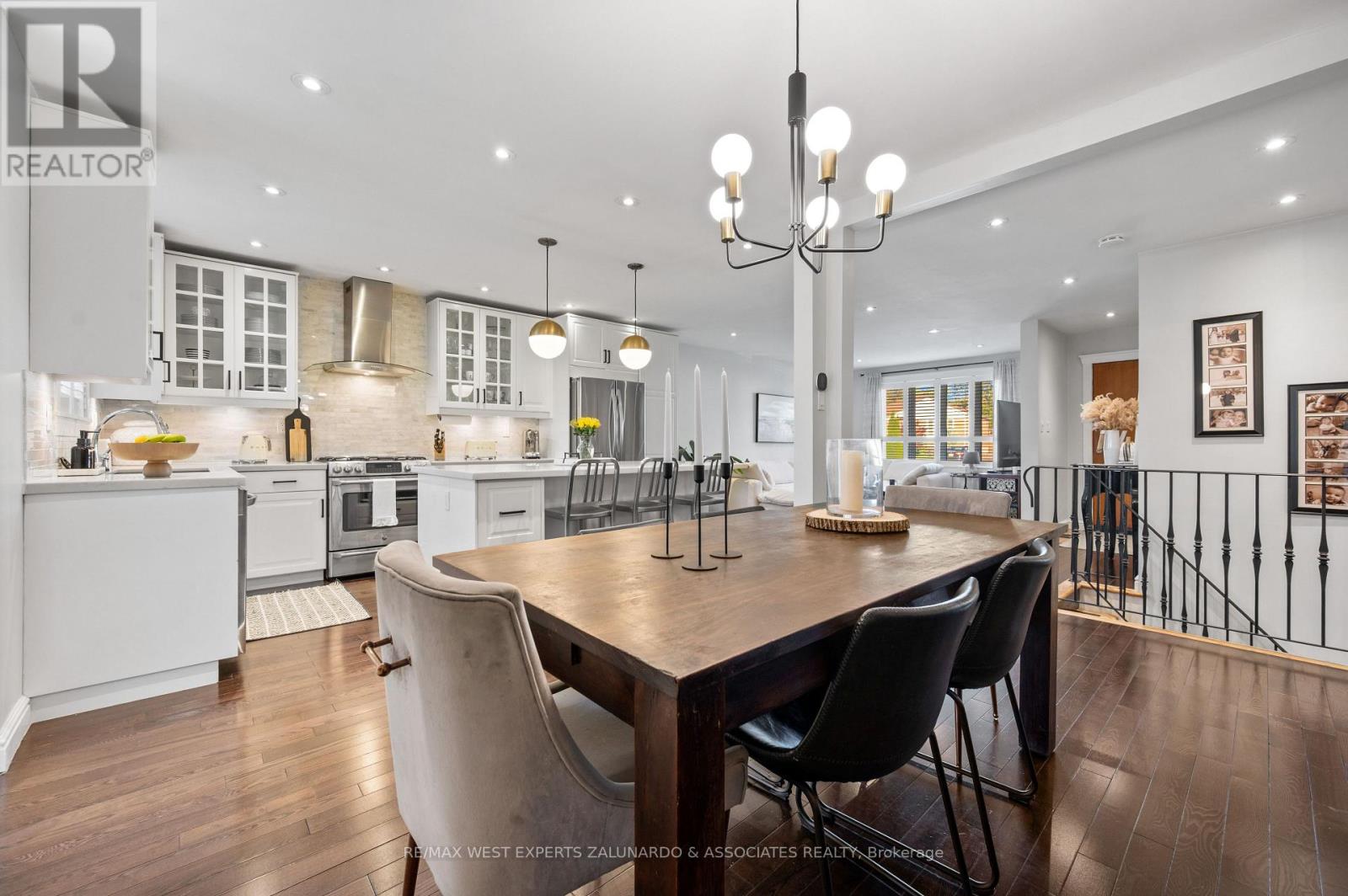 18 Smallwood Drive, Toronto, Ontario  M3M 1K8 - Photo 14 - W12487745