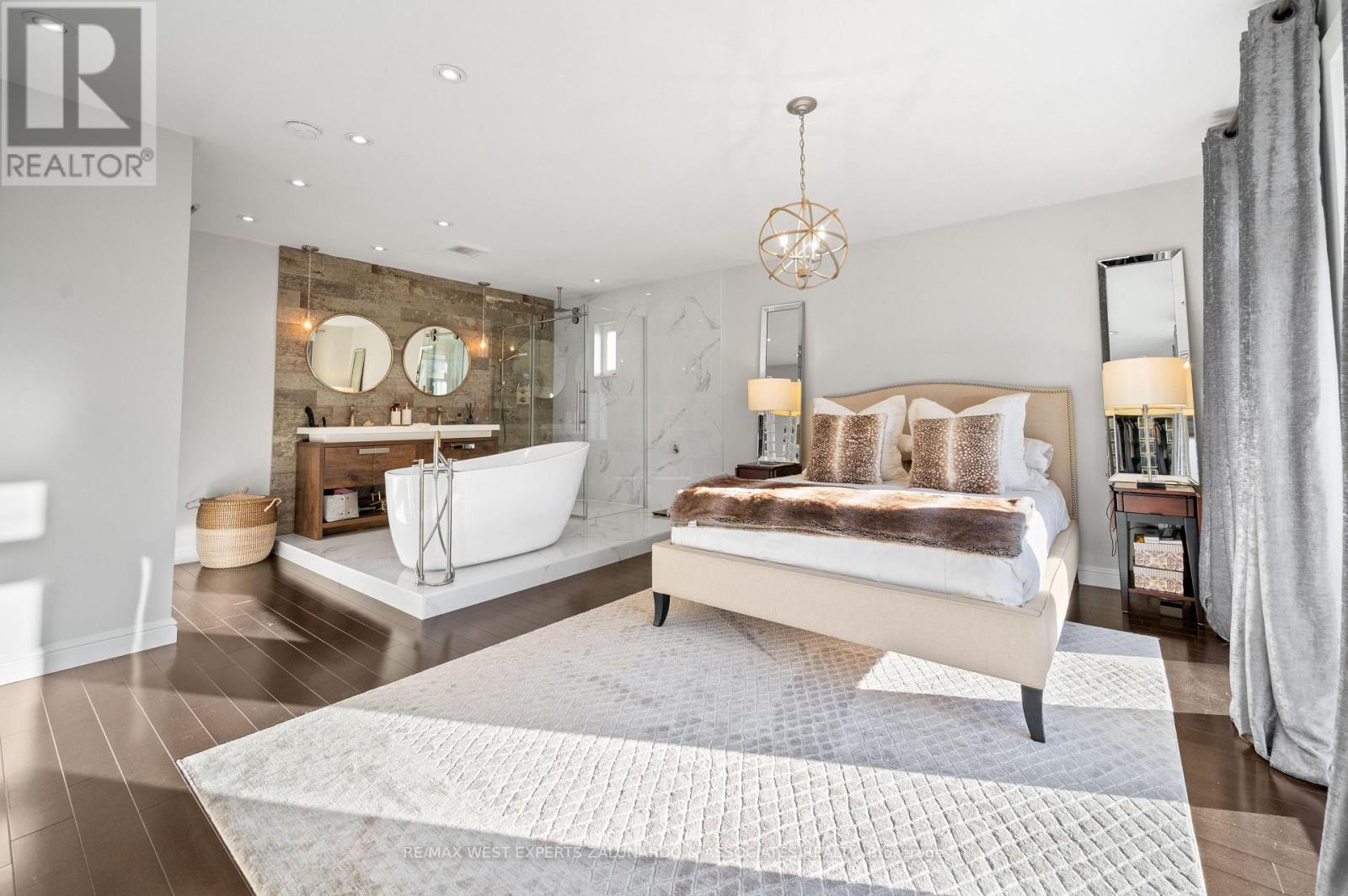 18 Smallwood Drive, Toronto, Ontario  M3M 1K8 - Photo 19 - W12487745