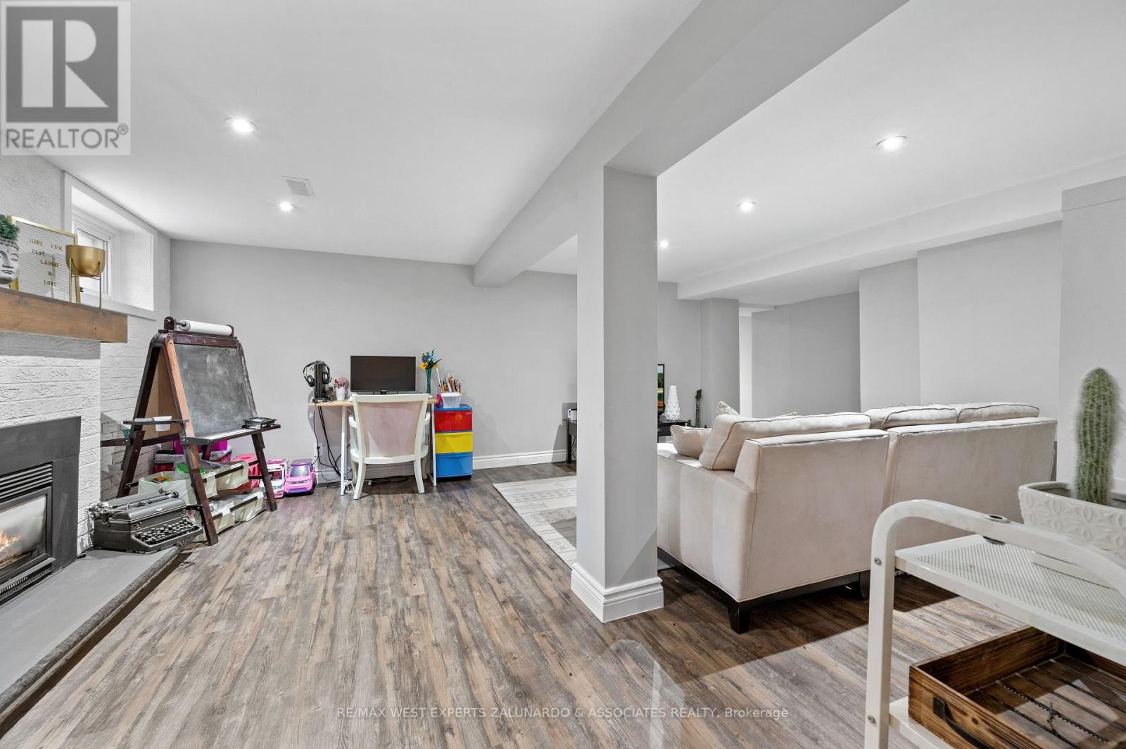 18 Smallwood Drive, Toronto, Ontario  M3M 1K8 - Photo 32 - W12487745