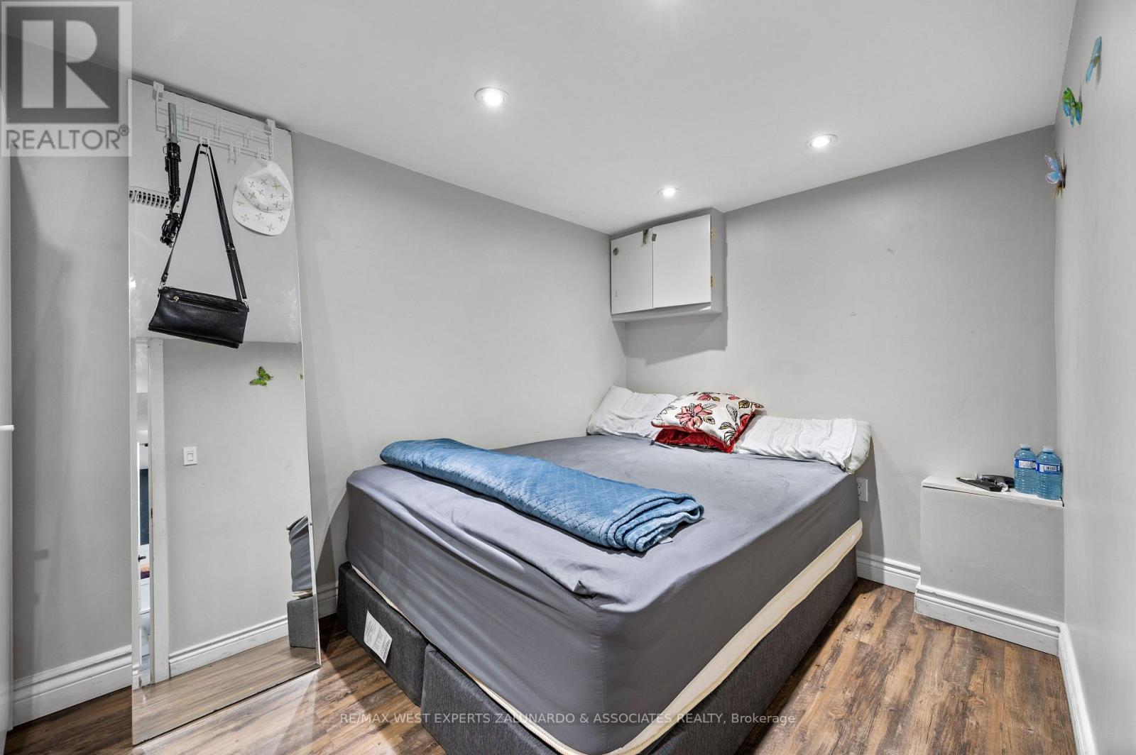 18 Smallwood Drive, Toronto, Ontario  M3M 1K8 - Photo 37 - W12487745