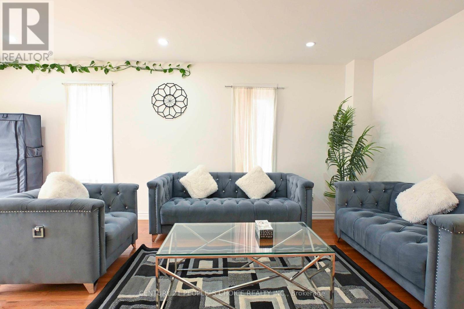 62 Pauline Crescent, Brampton, Ontario  L7A 2V6 - Photo 10 - W12487748