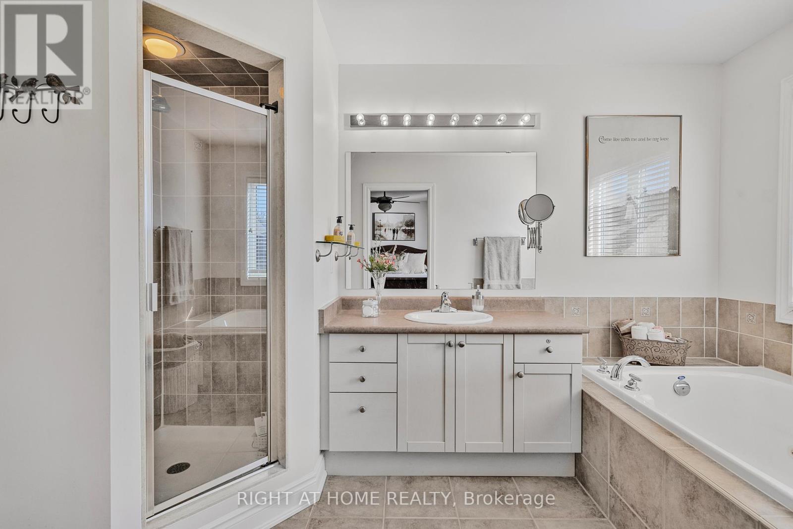 3351 Hayhurst Crescent, Oakville, Ontario  L6L 6T8 - Photo 21 - W12487750