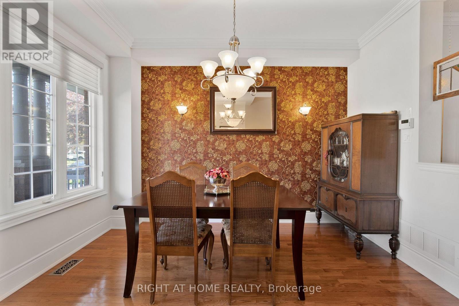 3351 Hayhurst Crescent, Oakville, Ontario  L6L 6T8 - Photo 7 - W12487750