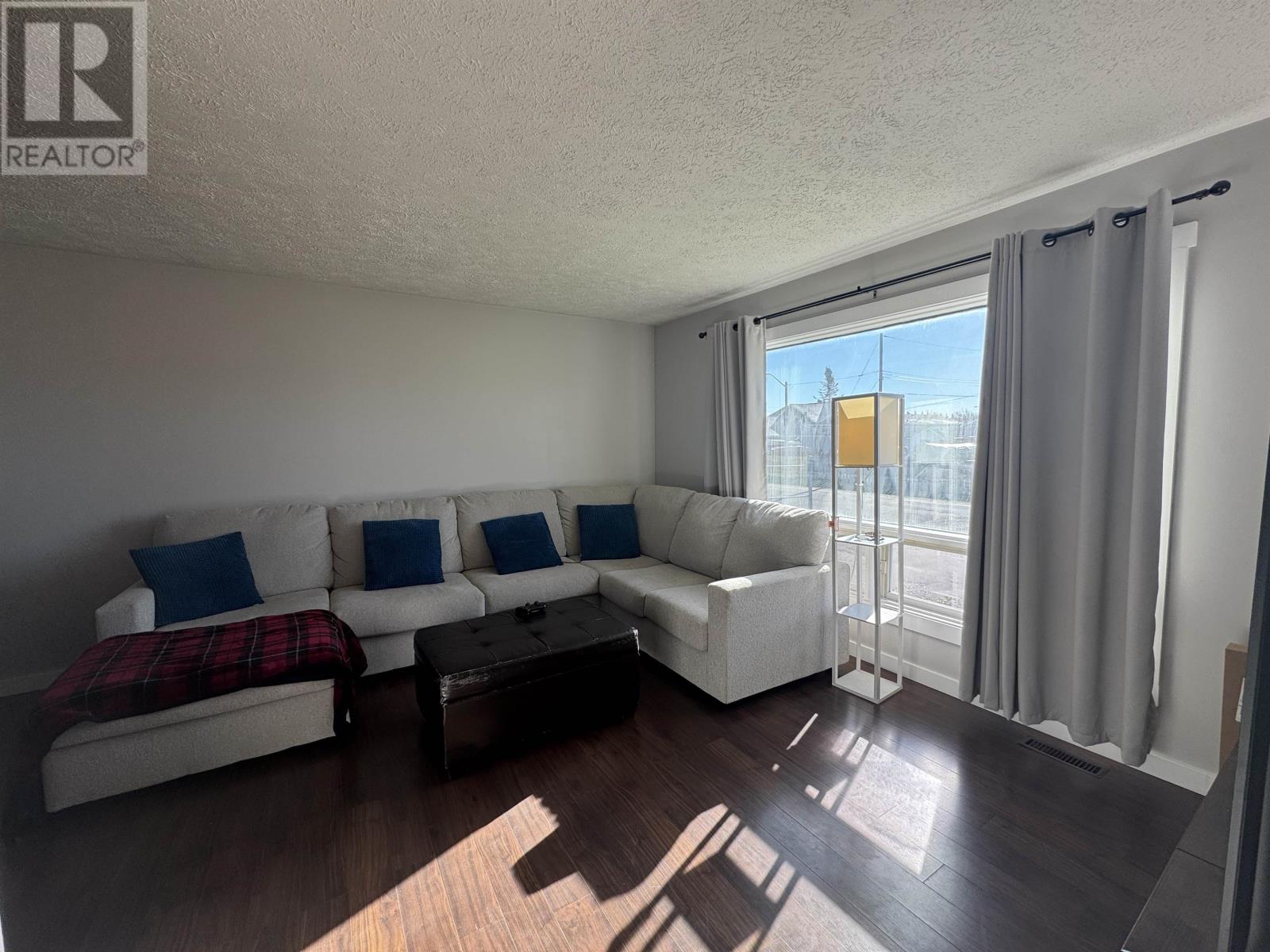 25 Brooks Street, Manitouwadge, Ontario  P0T 2C0 - Photo 4 - TB253346