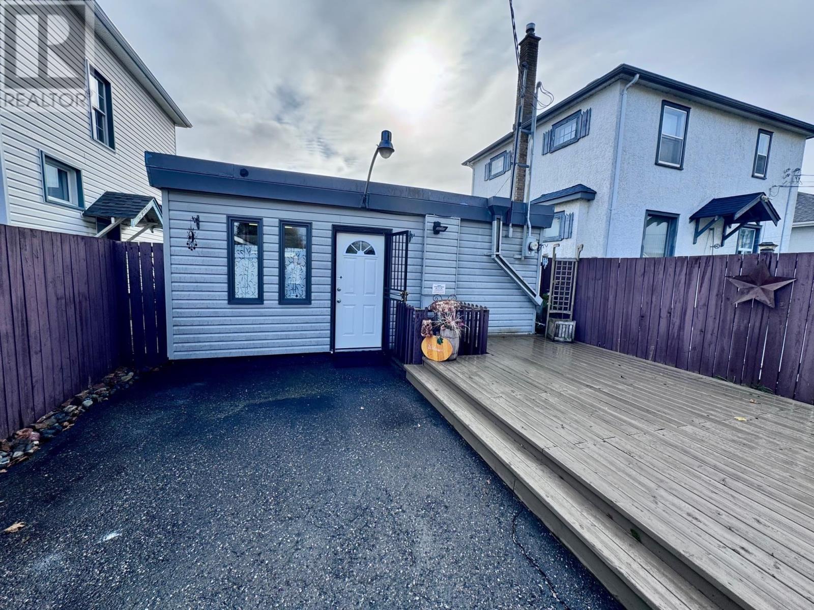 1415 Victoria Ave E, Thunder Bay, Ontario  P7C 1C4 - Photo 2 - TB253348