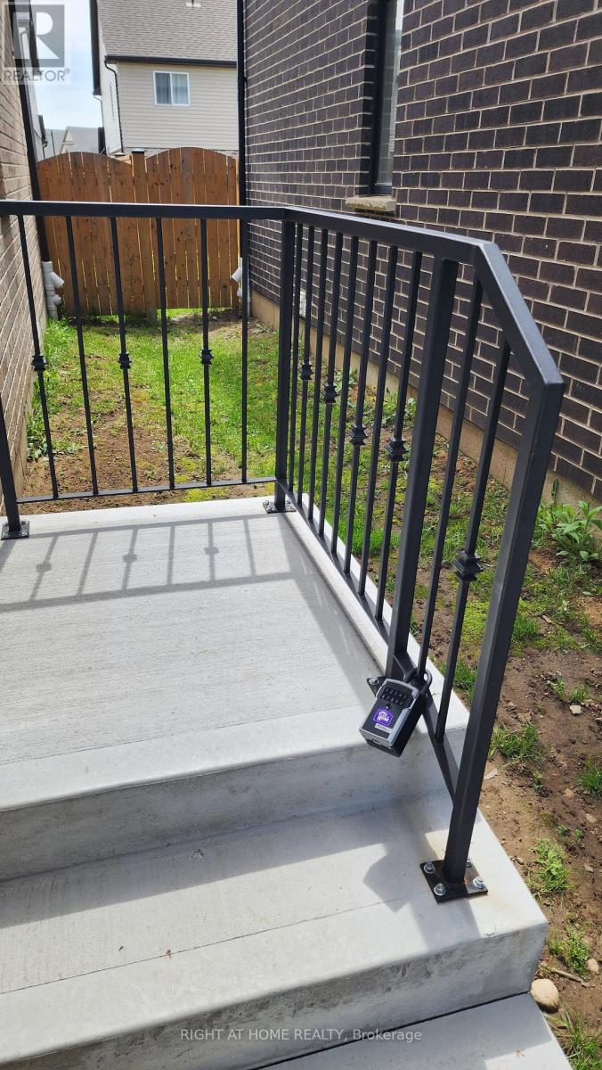 Main - 229 Tall Crass Crescent, Kitchener, Ontario  N2P 0G8 - Photo 23 - X12487740