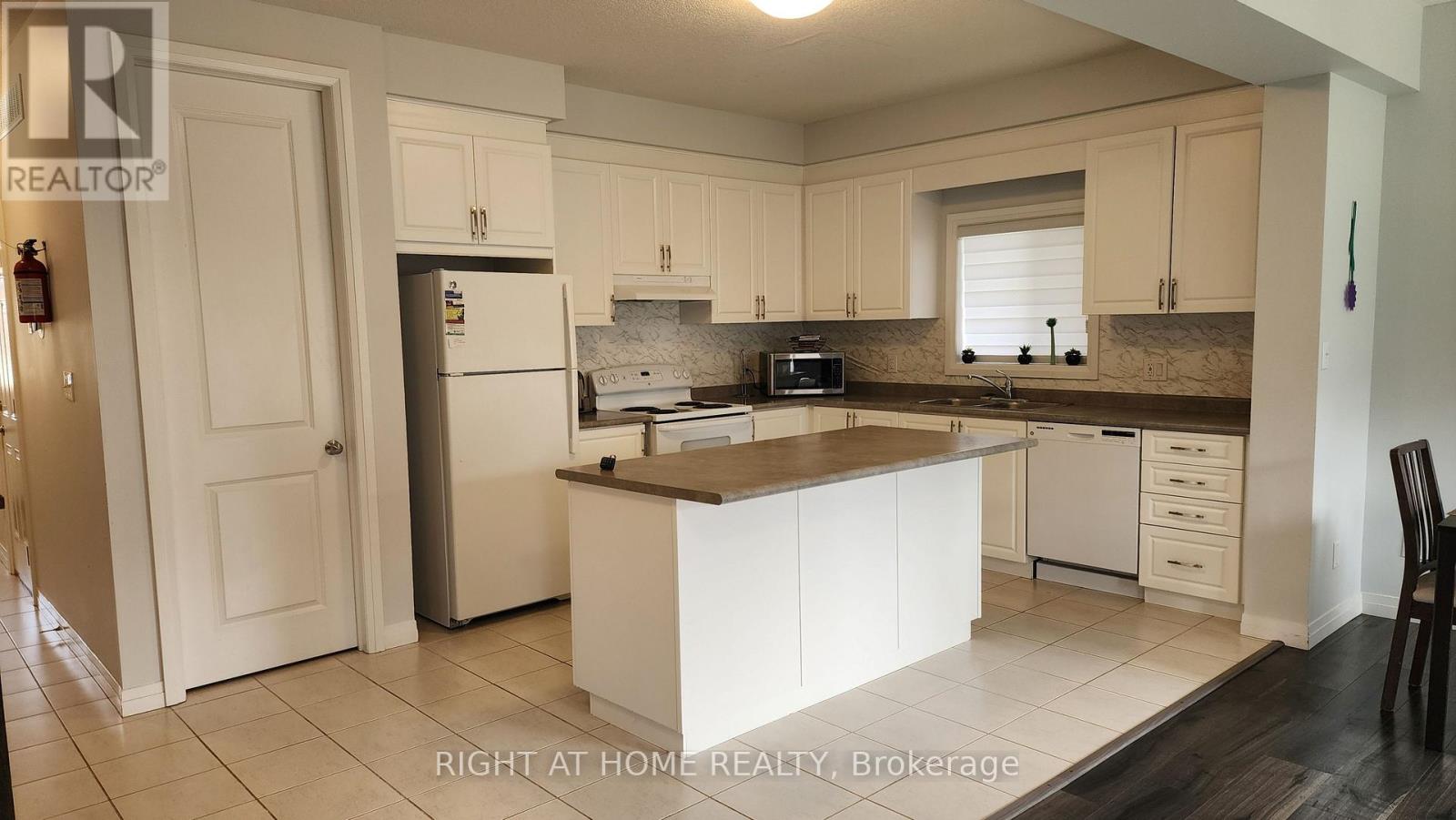 Main - 229 Tall Crass Crescent, Kitchener, Ontario  N2P 0G8 - Photo 3 - X12487740