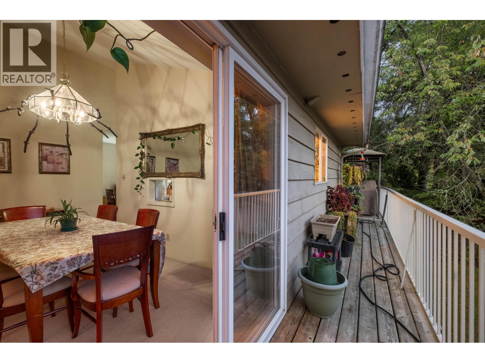 3602 Regent Avenue, North Vancouver, British Columbia  V7N 2C2 - Photo 8 - R3062892