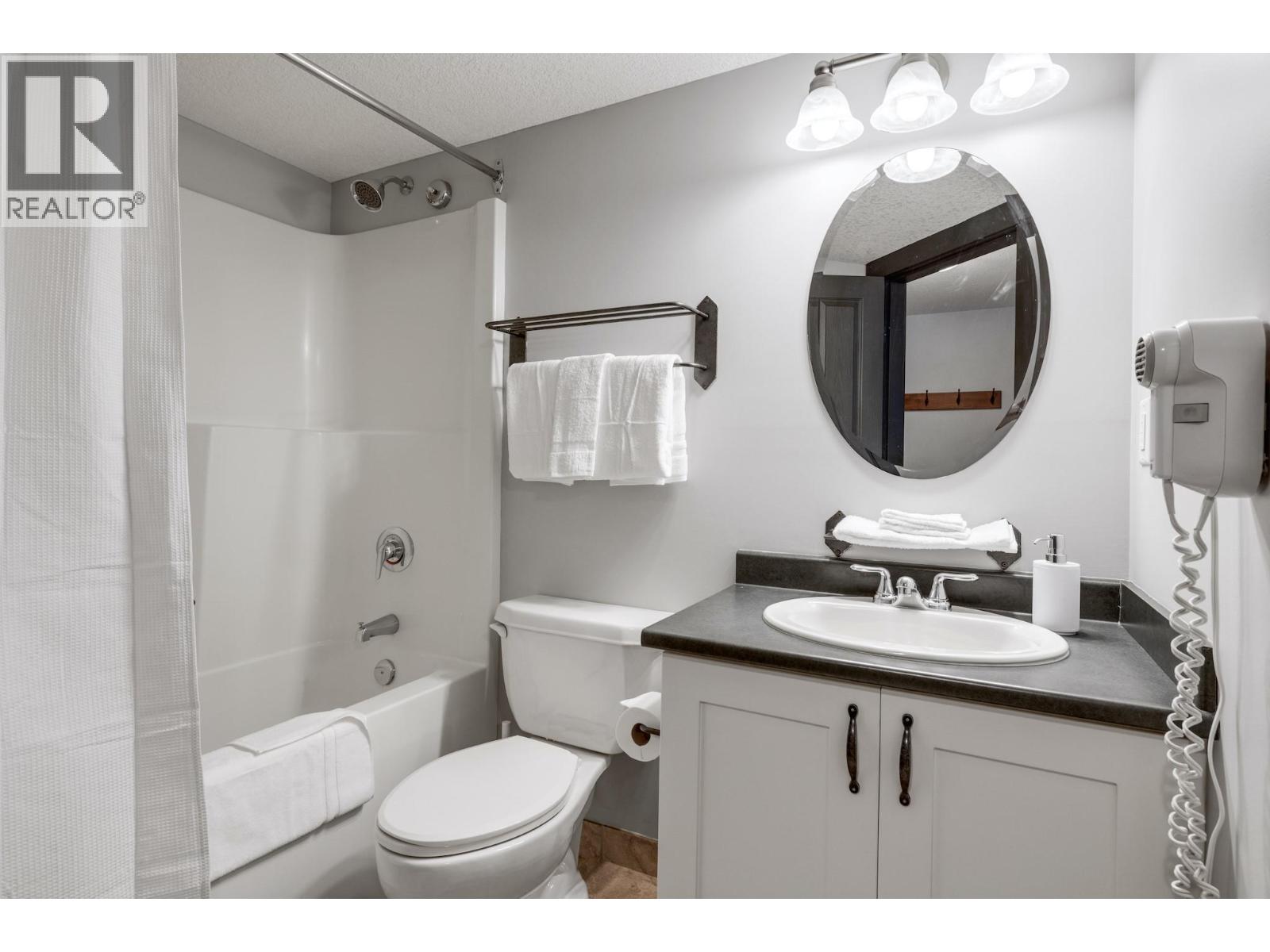 2070 Summit Drive Unit# 301a, Panorama, British Columbia V0A 1T0 - Photo 31 - 10334657