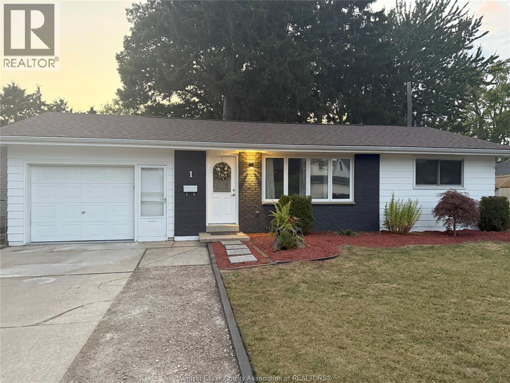 1 LONGFIELD LANE, Leamington, Ontario