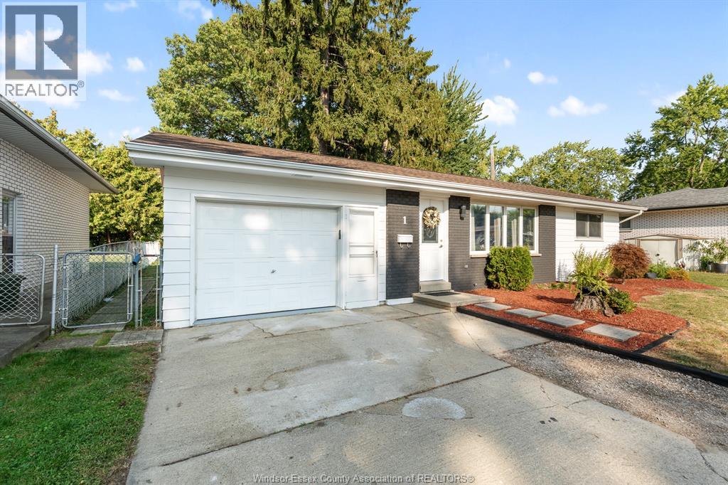 1 Longfield Lane, Leamington, Ontario  N8H 2R8 - Photo 2 - 25027428