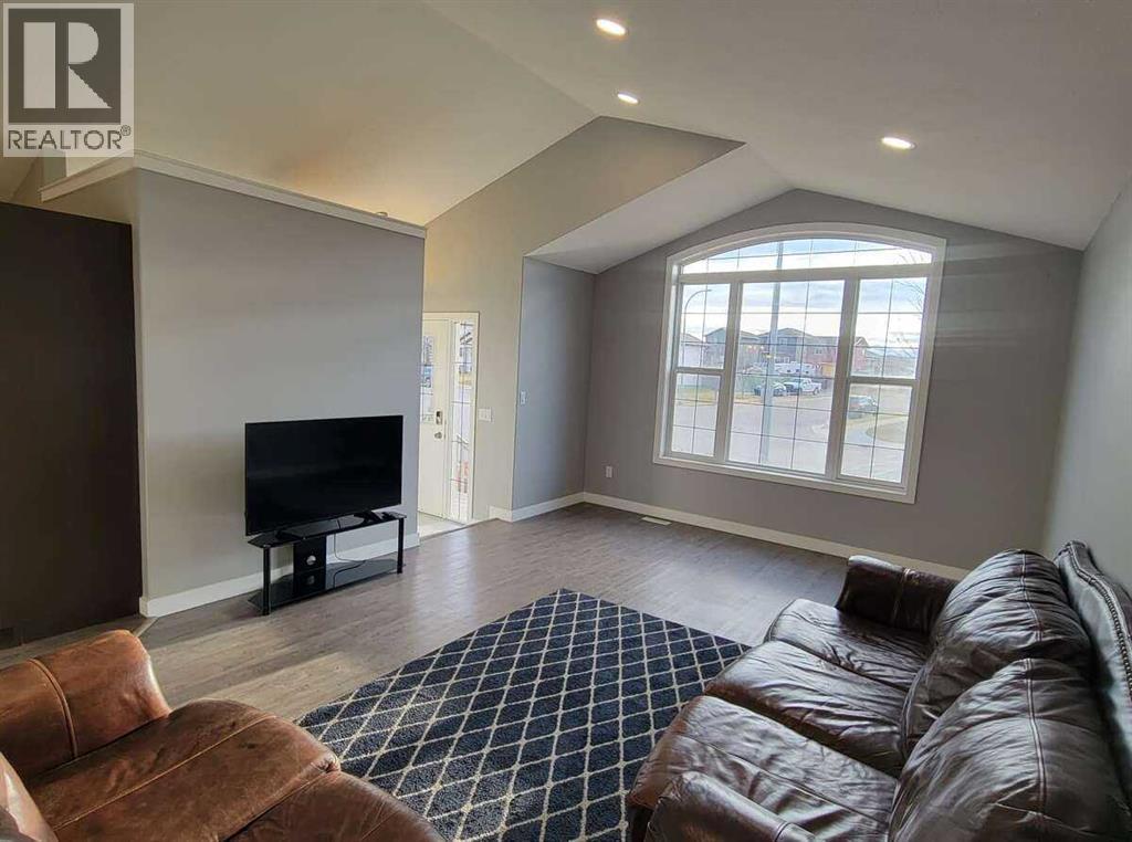 7529 Westpointe Drive, Grande Prairie, Alberta  T8W 2V1 - Photo 4 - A2266826