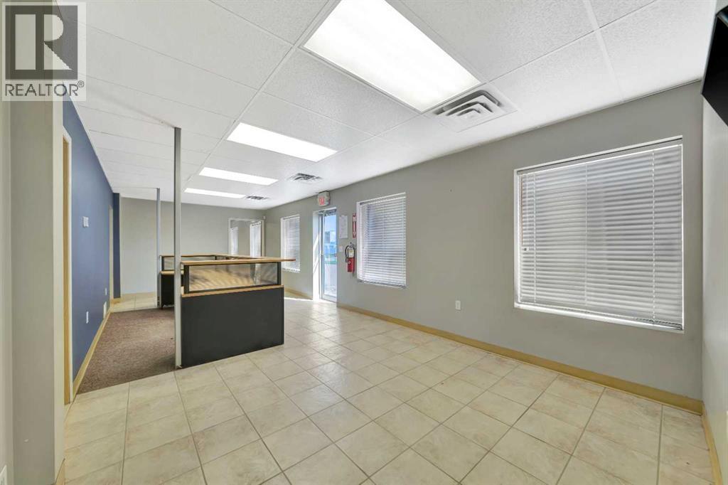 5204 63 Avenue, Lloydminster, Alberta  T9V 3T8 - Photo 2 - A2250130