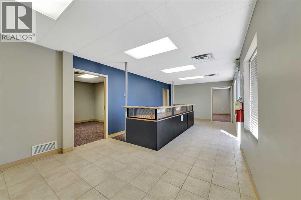 5204 63 Avenue, Lloydminster, Alberta  T9V 3T8 - Photo 3 - A2250130