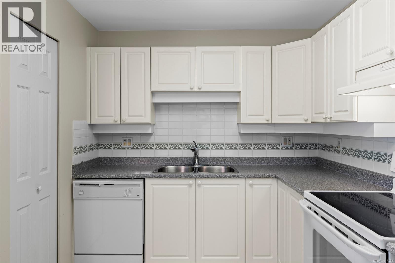 202 5620 Edgewater Lane, Nanaimo, British Columbia  V9T 6K1 - Photo 14 - 1018477