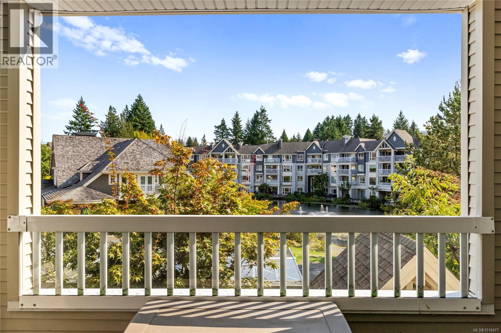 202 5620 Edgewater Lane, Nanaimo, British Columbia  V9T 6K1 - Photo 3 - 1018477