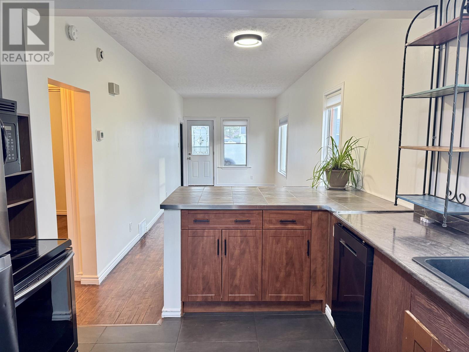 426 Mary St E, Thunder Bay, Ontario  P7E 4K3 - Photo 2 - TB253347