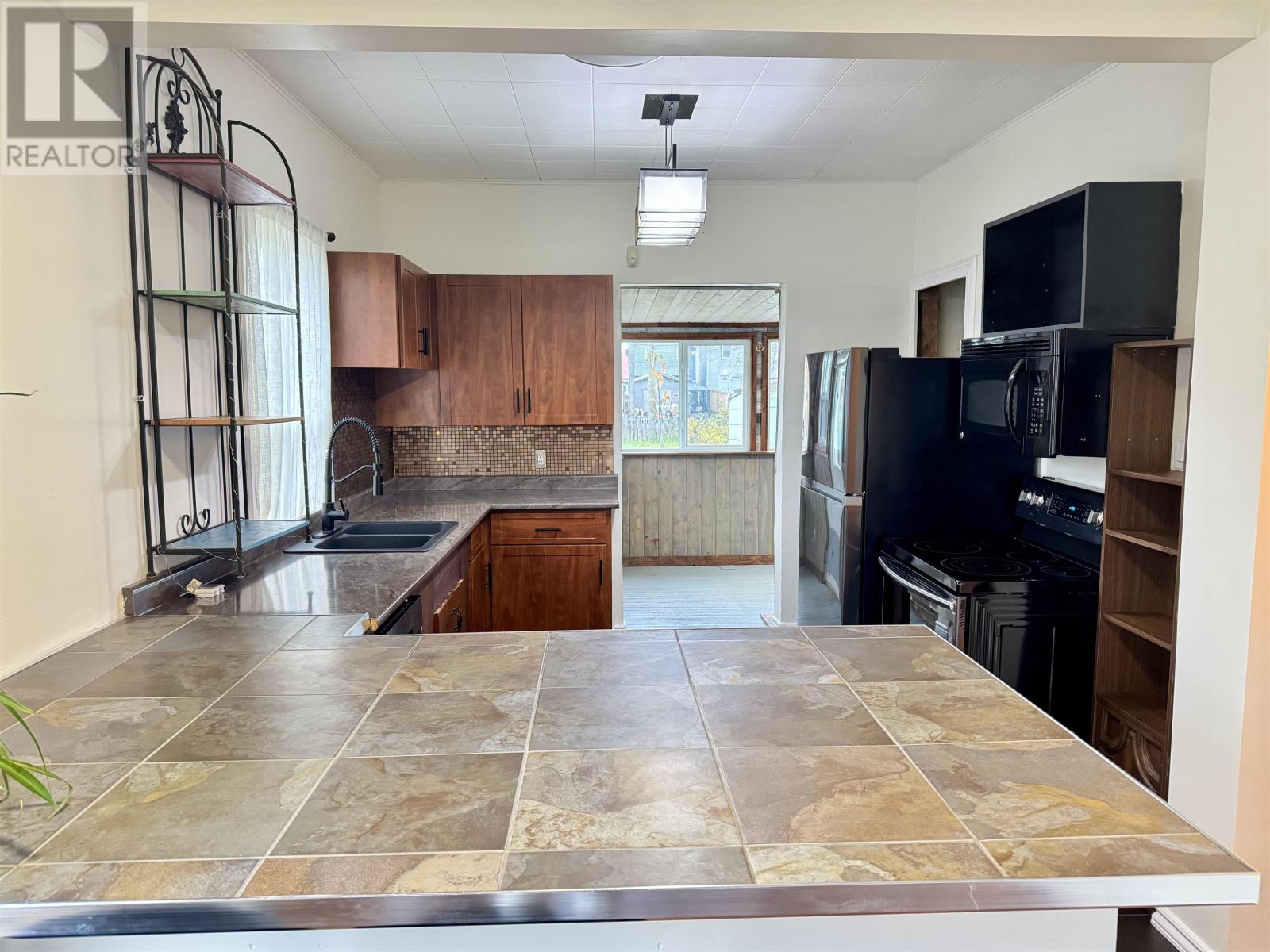 426 Mary St E, Thunder Bay, Ontario  P7E 4K3 - Photo 3 - TB253347