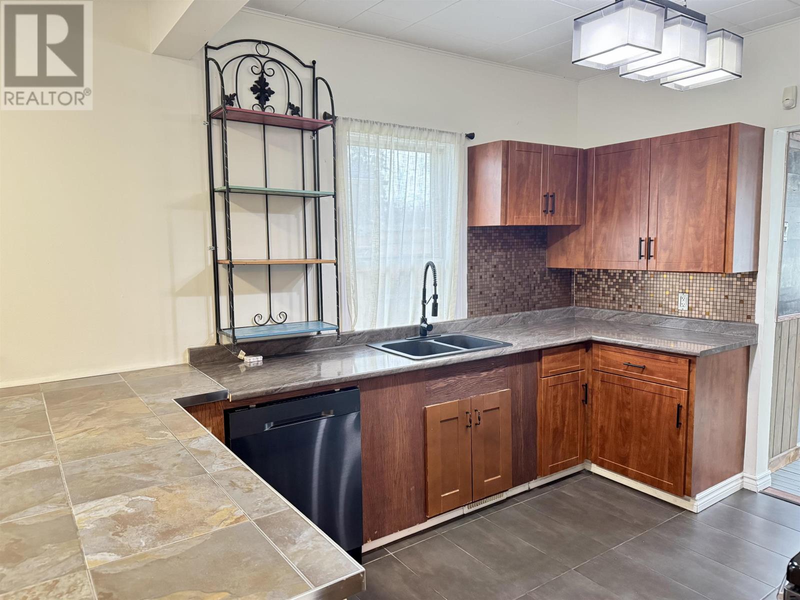 426 Mary St E, Thunder Bay, Ontario  P7E 4K3 - Photo 7 - TB253347