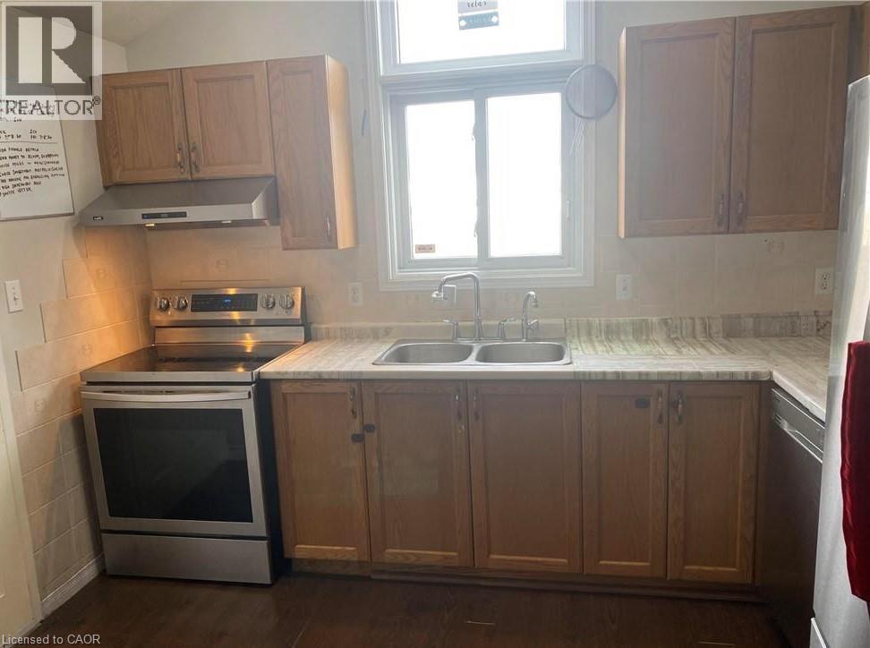 147 Activa Avenue, Kitchener, Ontario  N2E 3T3 - Photo 5 - 40783784