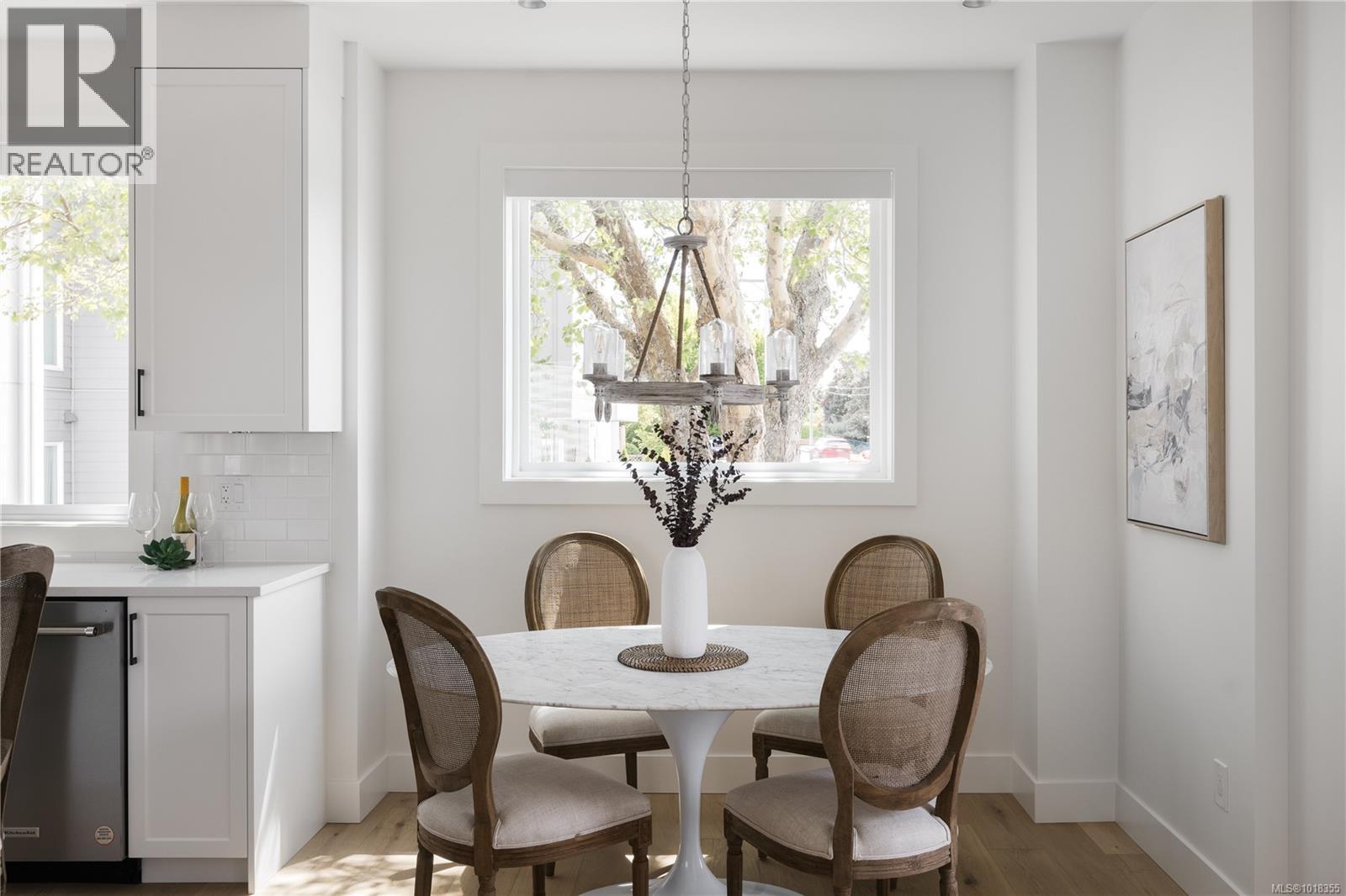 4 10145 Fifth St, Sidney, British Columbia  V8L 2X8 - Photo 11 - 1018355