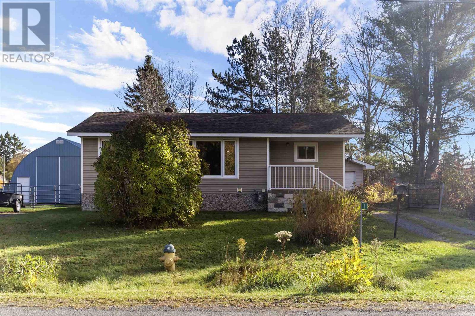 8 Bennett St, Bruce Mines, Ontario  P0R 1C0 - Photo 2 - SM253083