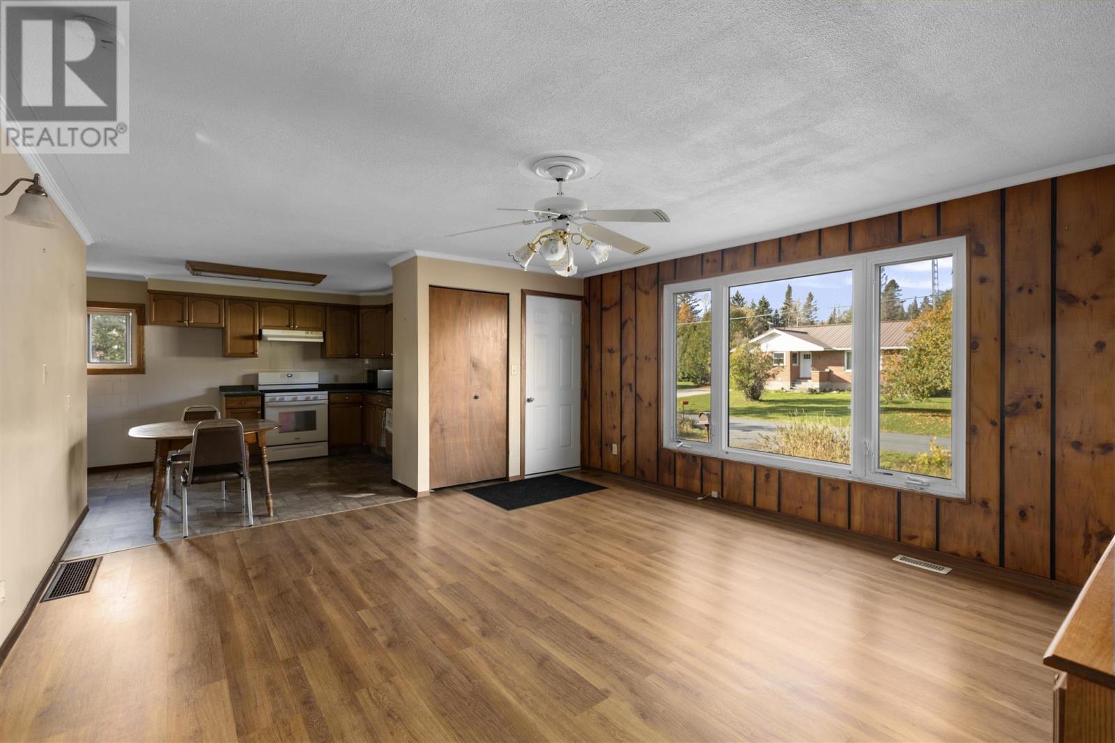 8 Bennett St, Bruce Mines, Ontario  P0R 1C0 - Photo 5 - SM253083