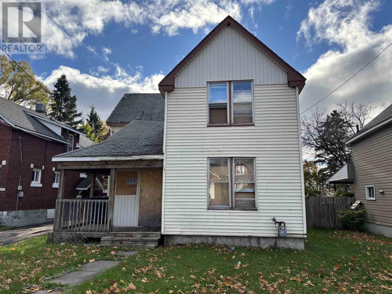 237 Wellington St E, Sault Ste. Marie, Ontario  P6A 2L7 - Photo 3 - SM253108