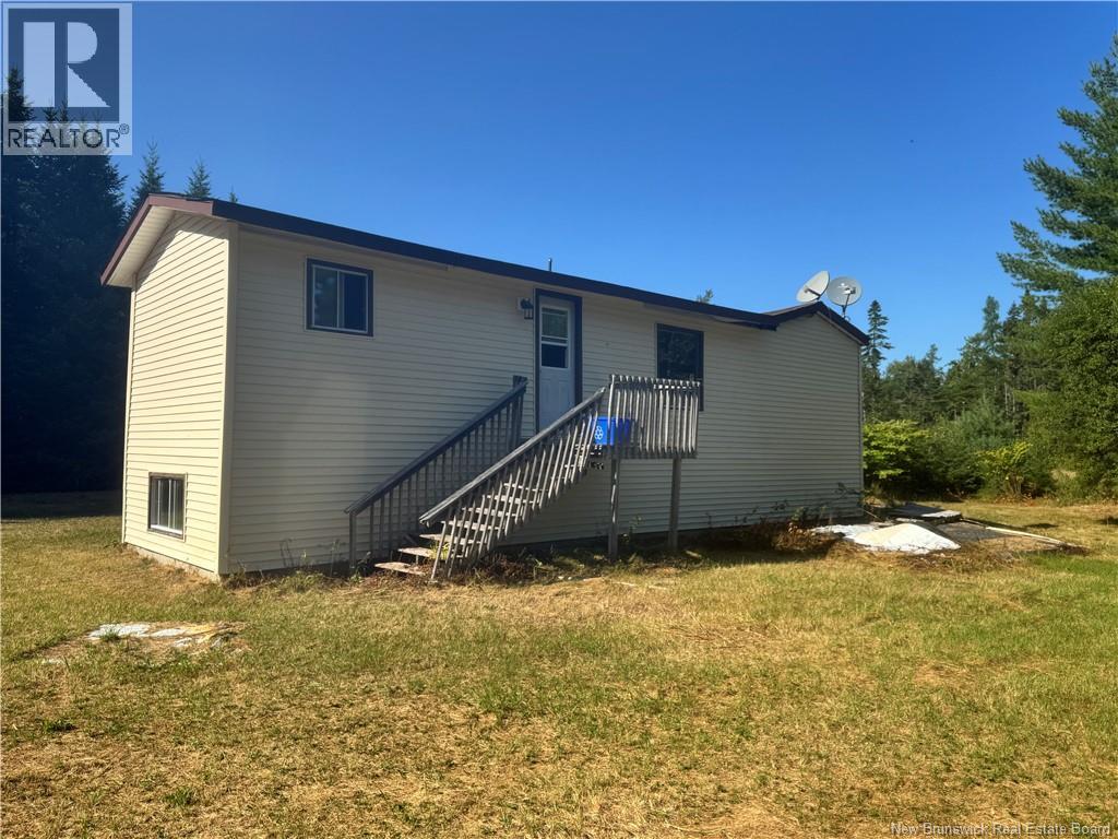 49 Lake Road, South Oromocto Lake, New Brunswick  E5L 2S7 - Photo 2 - NB129082