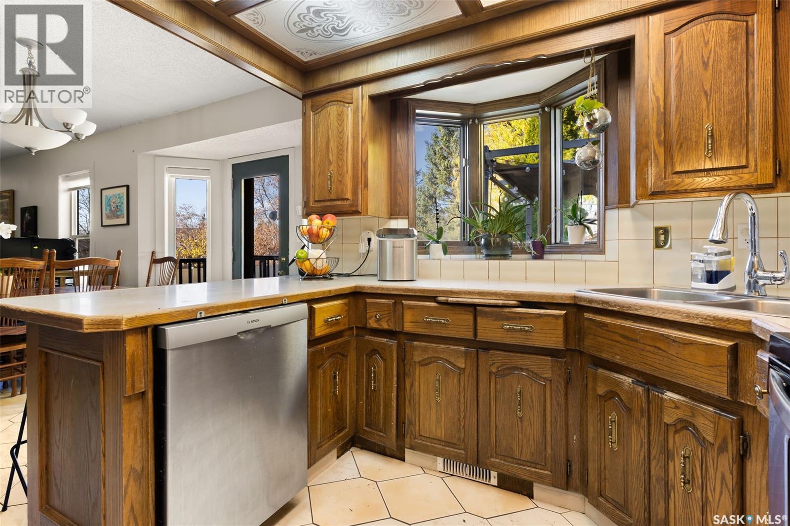 238 Hector Crescent N, Regina, Saskatchewan  S4Y 1C6 - Photo 7 - SK021862