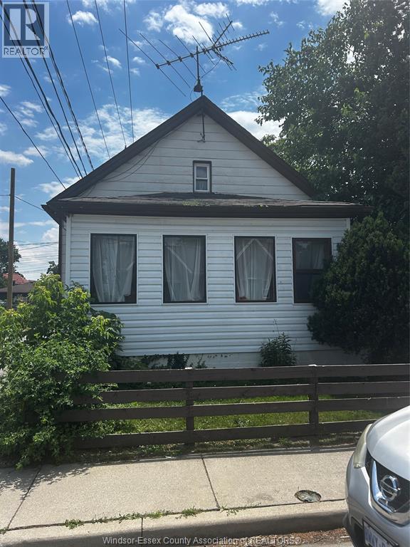 1043 CATARAQUI, Windsor, Ontario