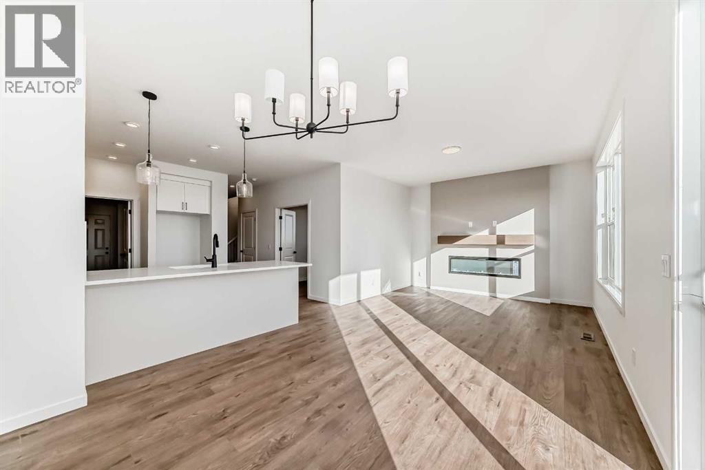 81 Southborough Square, Cochrane, Alberta  T4C 3J7 - Photo 15 - A2260500