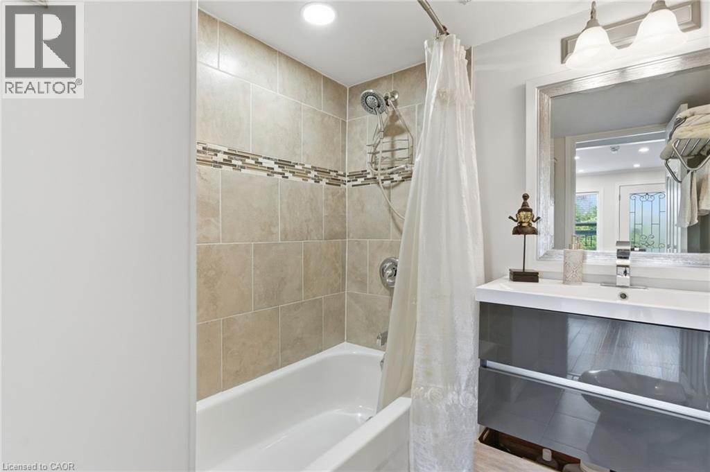 564 Walmer Road, Hamilton, Ontario  L8H 3E7 - Photo 12 - 40784063