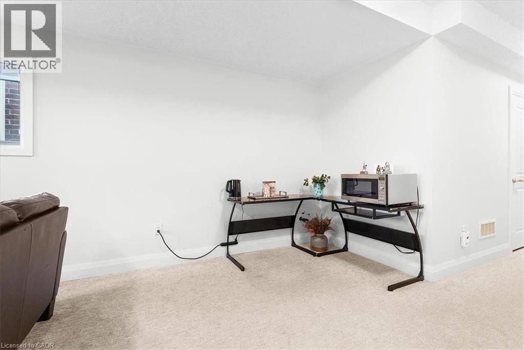 657 Benninger Drive, Kitchener, Ontario  N2E 0J2 - Photo 38 - 40782560