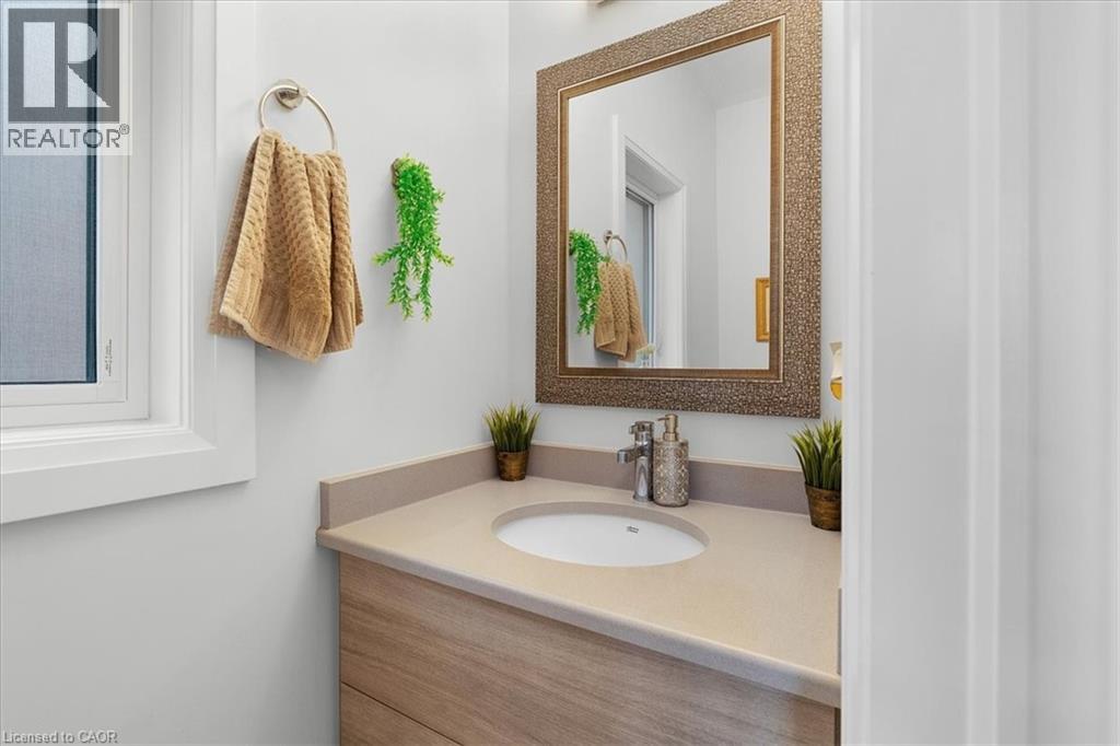 657 Benninger Drive, Kitchener, Ontario  N2E 0J2 - Photo 5 - 40782560