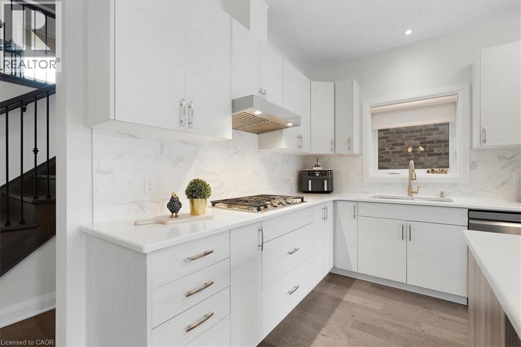 657 Benninger Drive, Kitchener, Ontario  N2E 0J2 - Photo 9 - 40782560