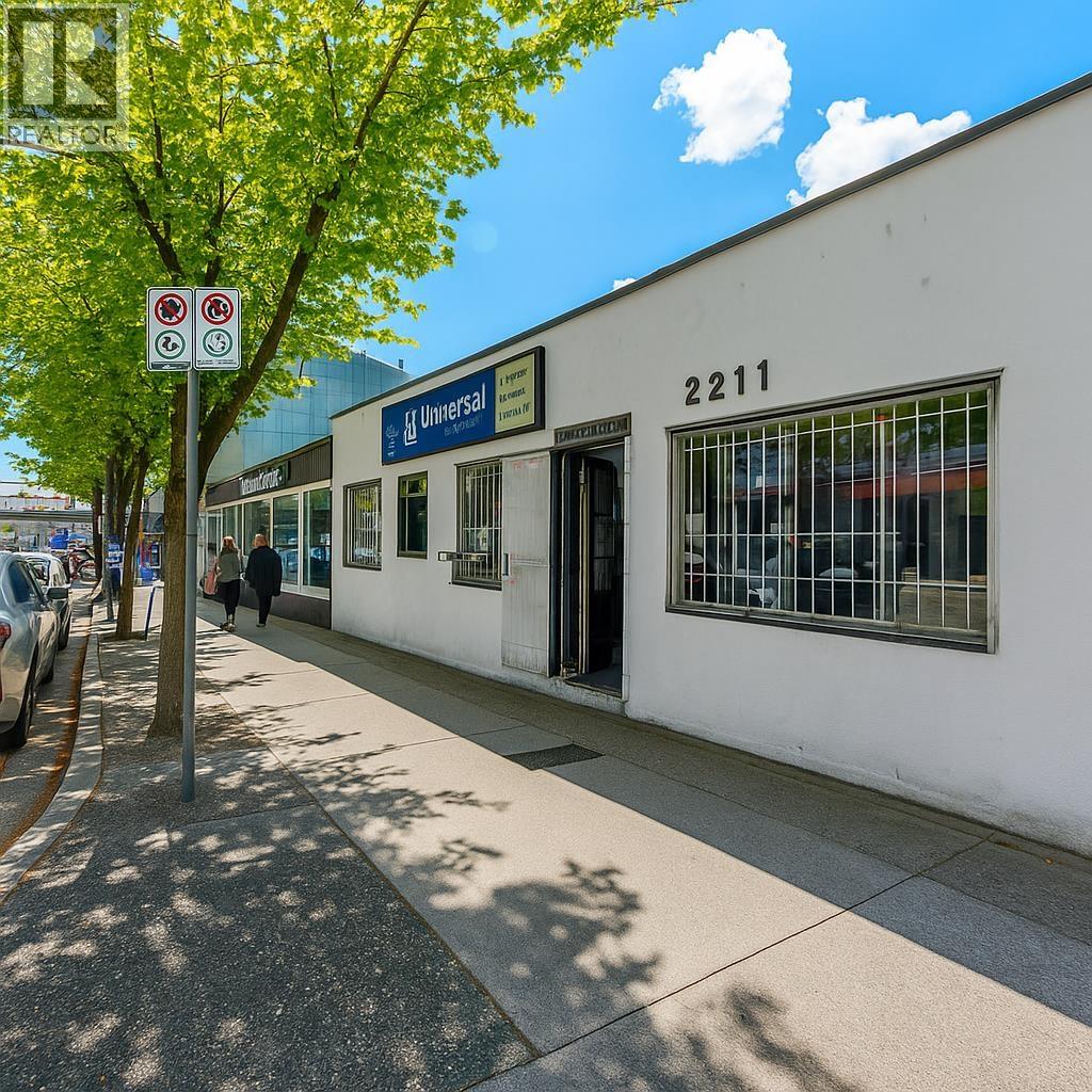 Listing Picture 2 of 28 : 2211 COMMERCIAL DRIVE, Vancouver / 溫哥華 - 魯藝地產 Yvonne Lu Group - MLS Medallion Club Member