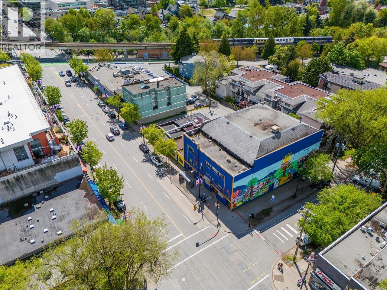 Listing Picture 14 of 28 : 2211 COMMERCIAL DRIVE, Vancouver / 溫哥華 - 魯藝地產 Yvonne Lu Group - MLS Medallion Club Member