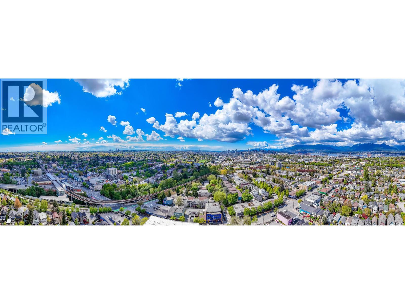 Listing Picture 27 of 28 : 2211 COMMERCIAL DRIVE, Vancouver / 溫哥華 - 魯藝地產 Yvonne Lu Group - MLS Medallion Club Member