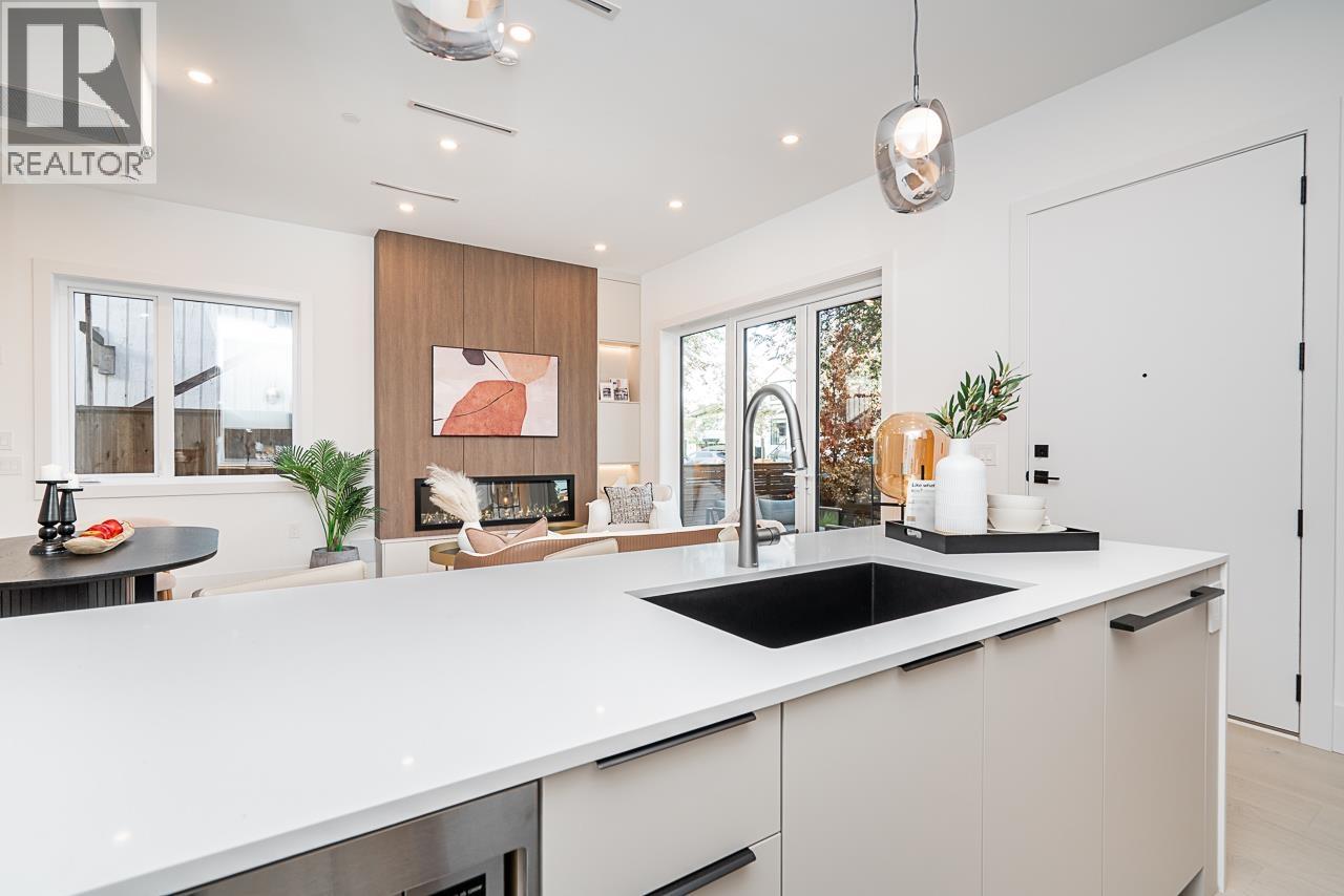 1 2460 Adanac Street, Vancouver, British Columbia  V5K 2M4 - Photo 14 - R3062924