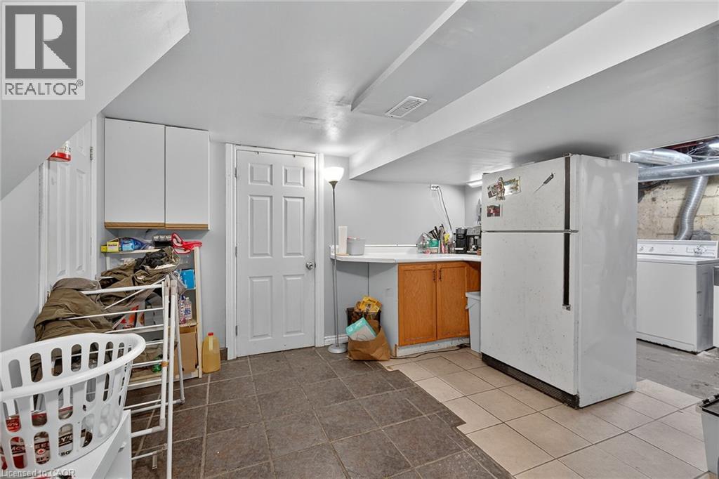 230 Broadway Avenue, Hamilton, Ontario  L8S 2W6 - Photo 16 - 40783697