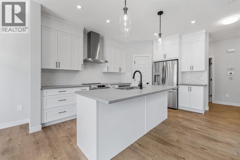 91 Saddlebred Place, Cochrane, Alberta  T4C 3E6 - Photo 2 - A2267333