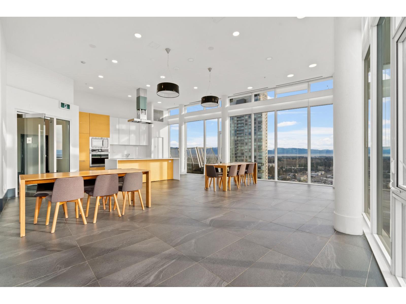 3705 13438 Central Avenue, Surrey, British Columbia  V3T 0N2 - Photo 30 - R3062951