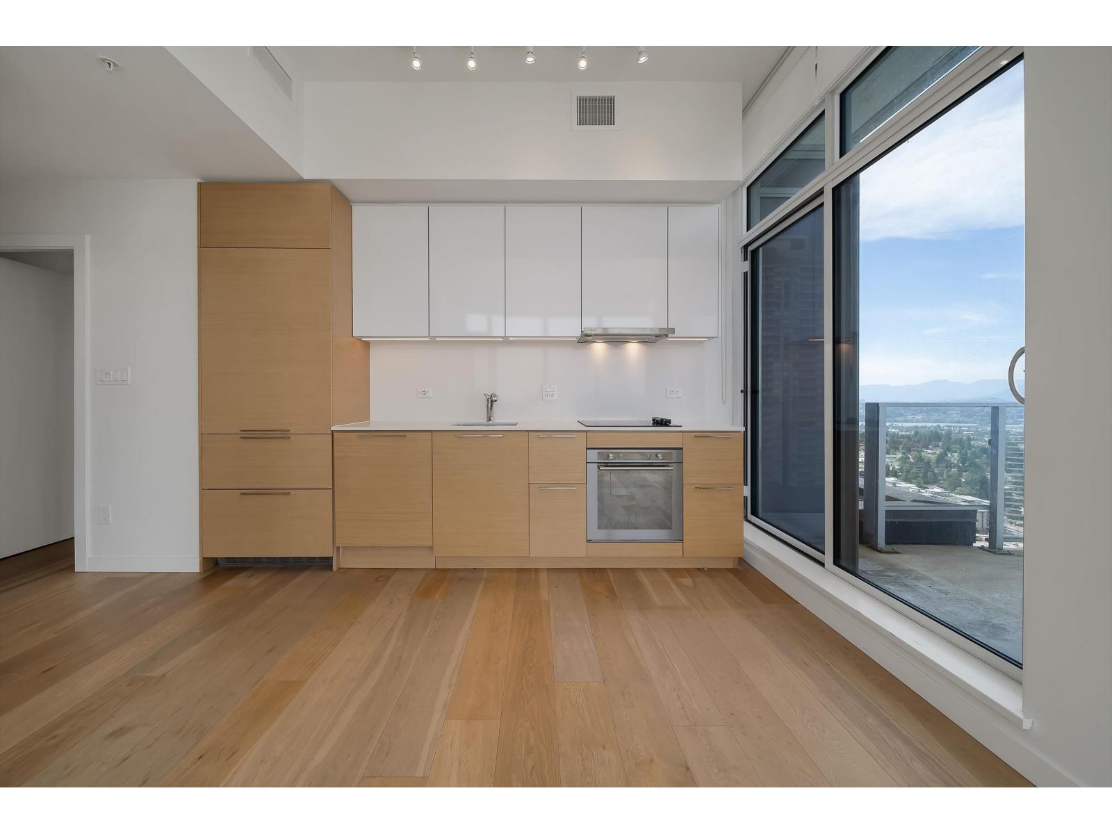 3705 13438 Central Avenue, Surrey, British Columbia  V3T 0N2 - Photo 4 - R3062951