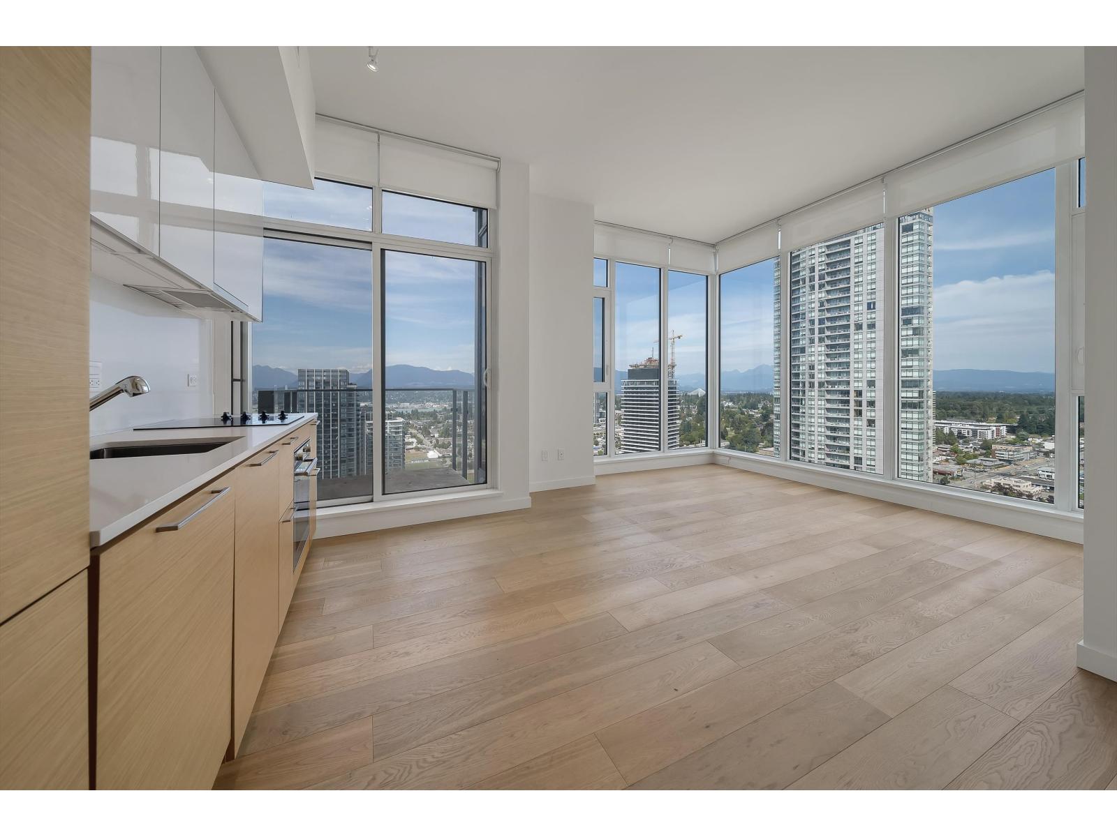 3705 13438 Central Avenue, Surrey, British Columbia  V3T 0N2 - Photo 5 - R3062951