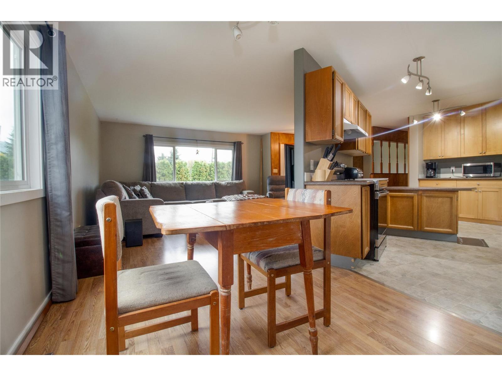 712 Begbie Road, Revelstoke, British Columbia  V0E 2S0 - Photo 10 - 10365407