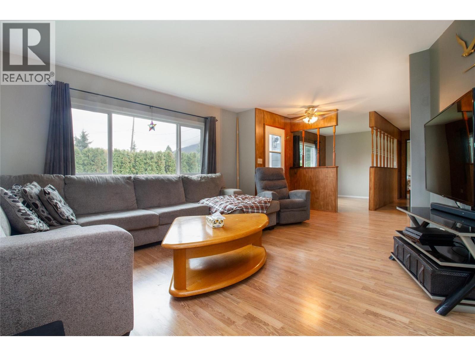 712 Begbie Road, Revelstoke, British Columbia  V0E 2S0 - Photo 11 - 10365407