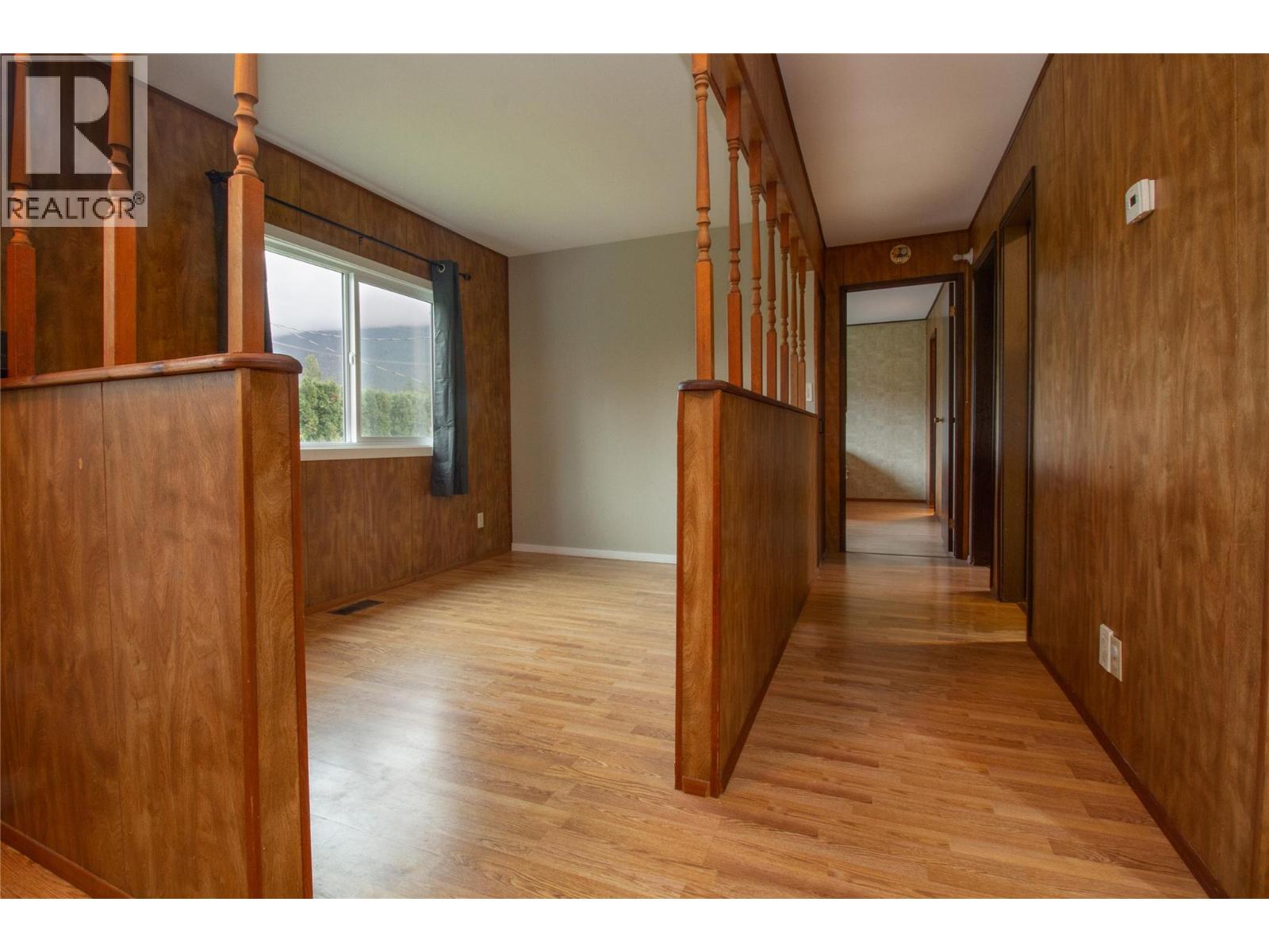 712 Begbie Road, Revelstoke, British Columbia  V0E 2S0 - Photo 12 - 10365407